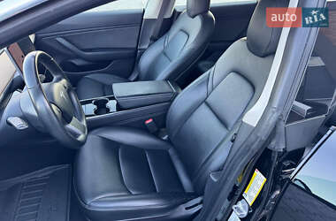Седан Tesla Model 3 2019 в 