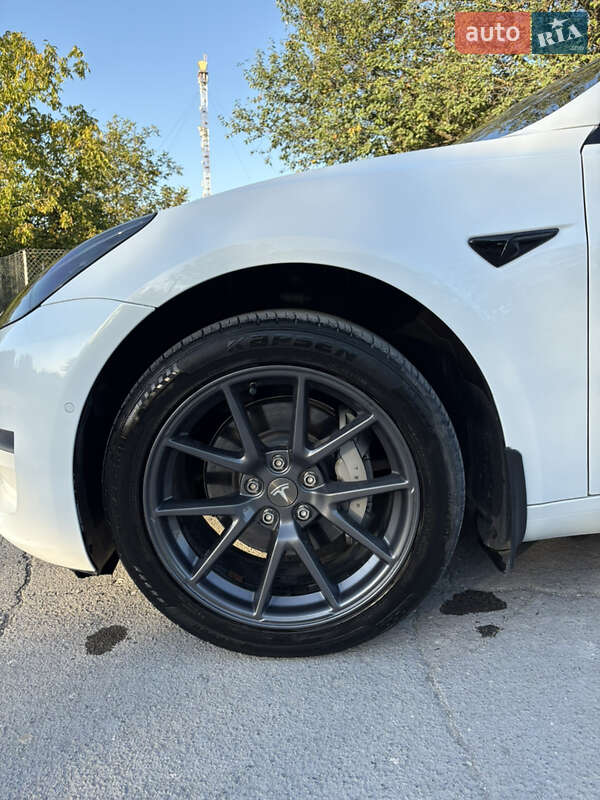 Седан Tesla Model 3 2021 в Тернополі