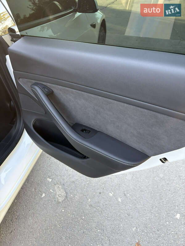 Седан Tesla Model 3 2021 в Тернополі