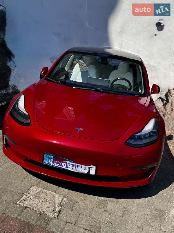 Седан Tesla Model 3 2019 в 