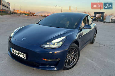 Седан Tesla Model 3 2022 в Києві