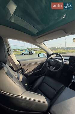 Седан Tesla Model 3 2019 в 