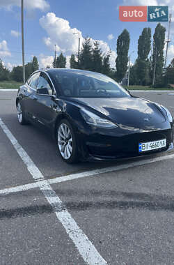 Седан Tesla Model 3 2019 в Кременчуці