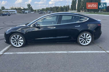 Седан Tesla Model 3 2019 в Кременчуці