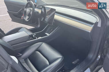 Седан Tesla Model 3 2019 в Кременчуці