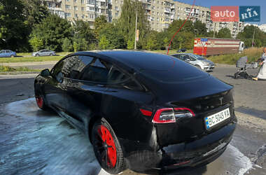 Седан Tesla Model 3 2021 в 