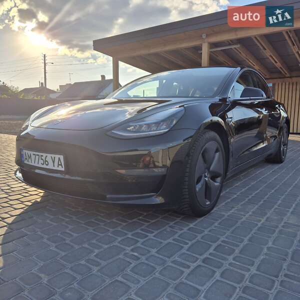 Седан Tesla Model 3 2018 в Житомирі