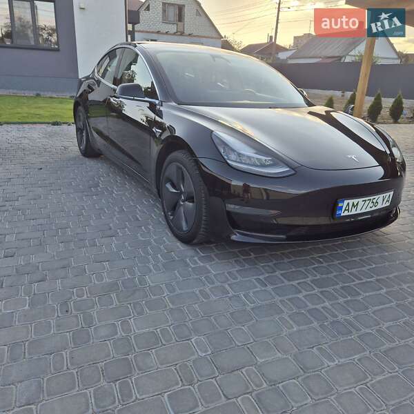 Седан Tesla Model 3 2018 в Житомирі