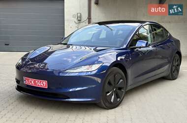 Седан Tesla Model 3 2024 в 