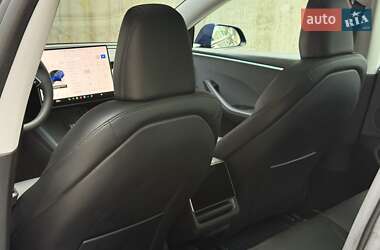 Седан Tesla Model 3 2024 в 