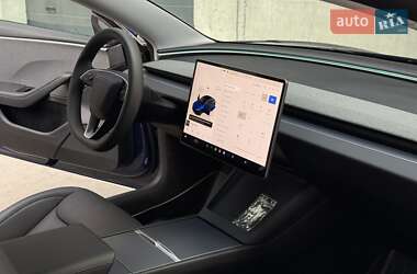 Седан Tesla Model 3 2024 в 