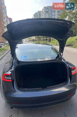 Седан Tesla Model 3 2019 в 