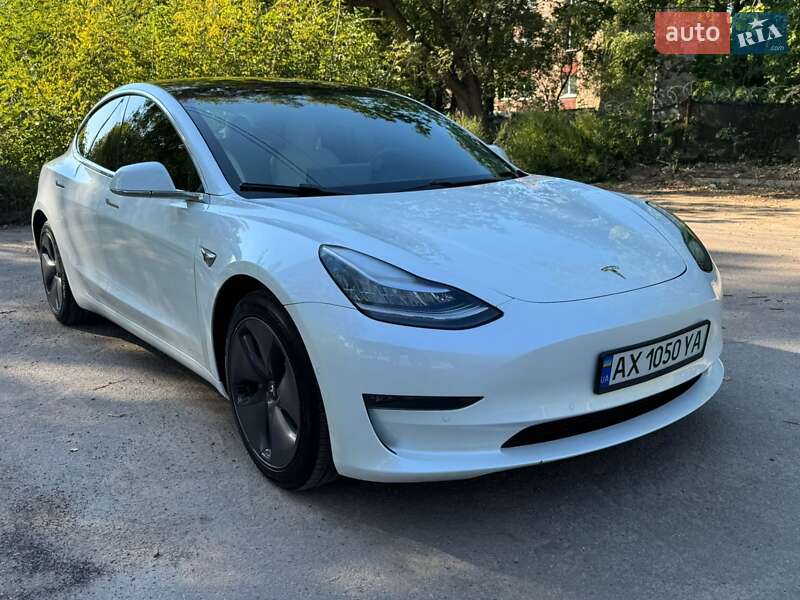 Tesla Model 3 2019
