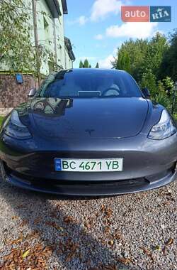 Tesla Model 3 2020
