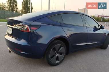 Седан Tesla Model 3 2021 в 