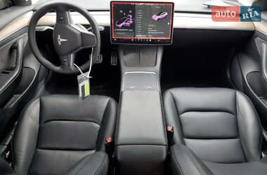 Седан Tesla Model 3 2021 в 