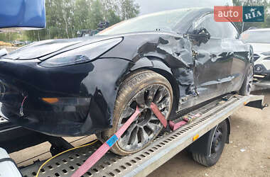 Седан Tesla Model 3 2021 в 