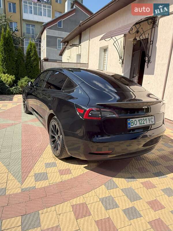 Седан Tesla Model 3 2022 в Тернополе