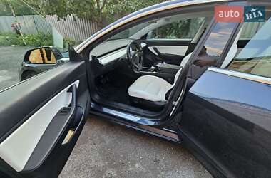 Седан Tesla Model 3 2019 в 