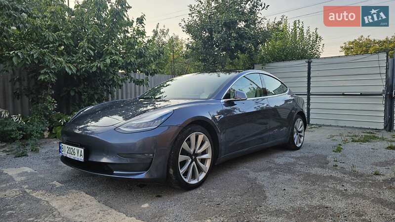 Седан Tesla Model 3 2019 в 