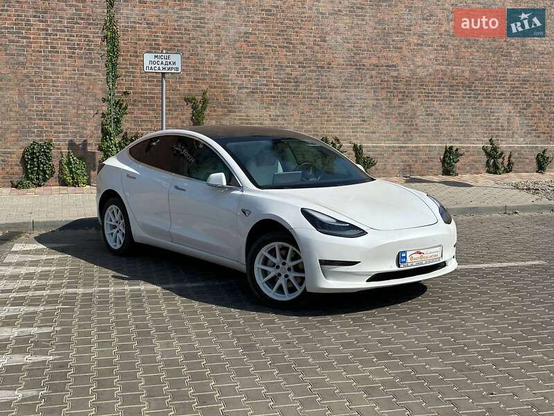 Седан Tesla Model 3 2019 в Одессе