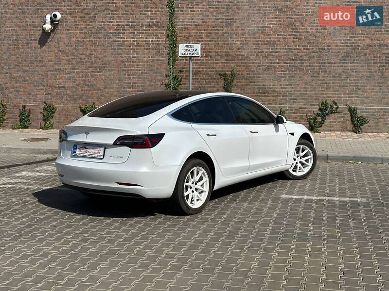 Седан Tesla Model 3 2019 в Одессе