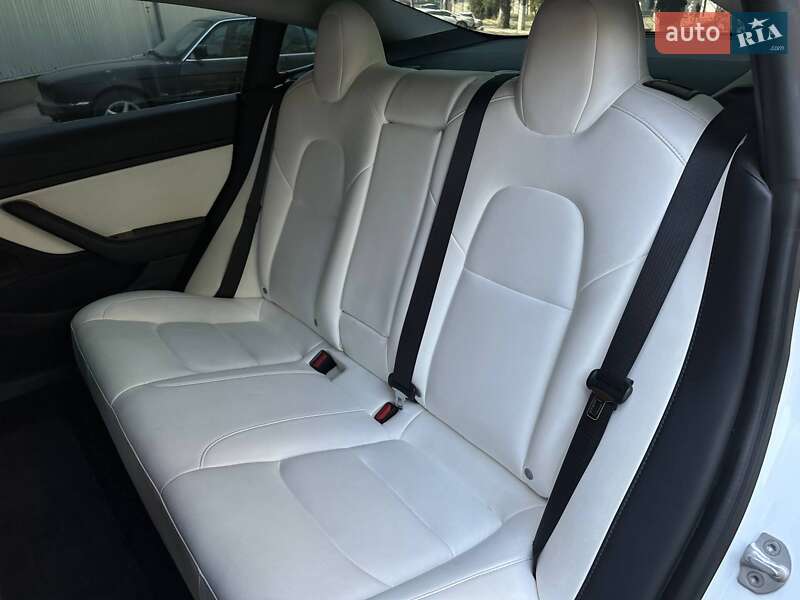 Седан Tesla Model 3 2019 в Одессе