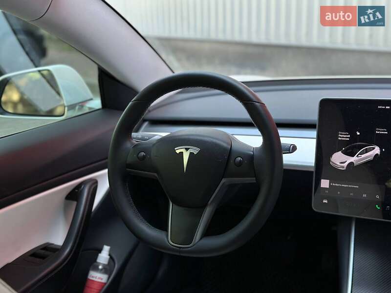 Седан Tesla Model 3 2019 в Одессе