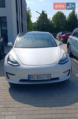 Седан Tesla Model 3 2020 в 