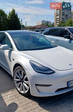 Tesla Model 3 2020