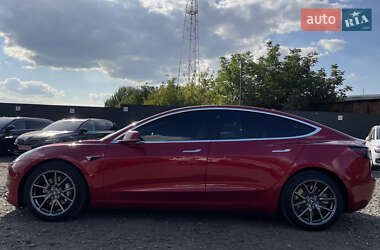 Седан Tesla Model 3 2020 в 