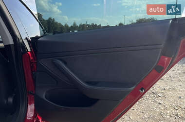 Седан Tesla Model 3 2020 в 