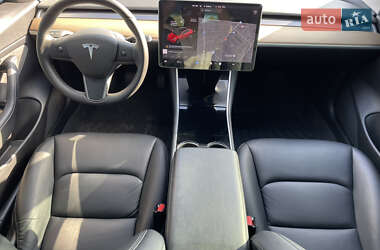 Седан Tesla Model 3 2020 в 