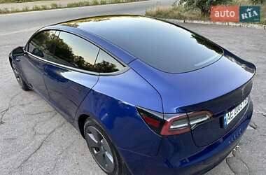 Седан Tesla Model 3 2022 в 