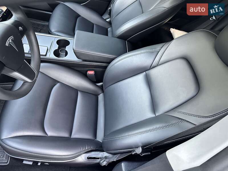 Седан Tesla Model 3 2022 в Дніпрі