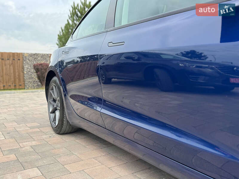 Седан Tesla Model 3 2021 в Івано-Франківську