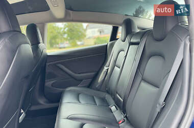 Седан Tesla Model 3 2021 в 