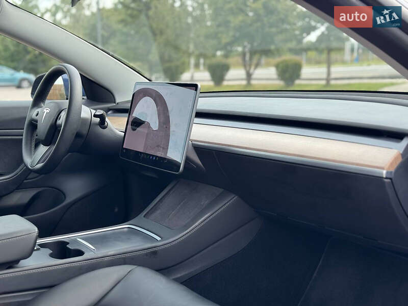 Седан Tesla Model 3 2021 в Івано-Франківську