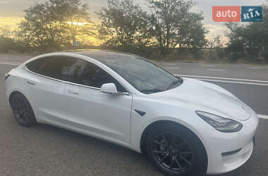 Седан Tesla Model 3 2018 в 