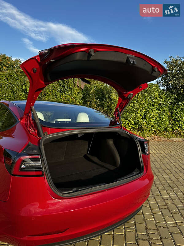Седан Tesla Model 3 2022 в Одесі