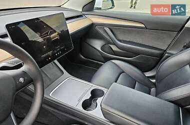 Седан Tesla Model 3 2022 в 