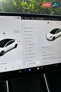 Седан Tesla Model 3 2020 в 