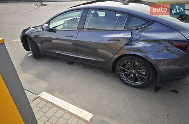 Седан Tesla Model 3 2021 в 