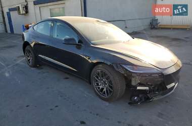 Седан Tesla Model 3 2025 в Киеве