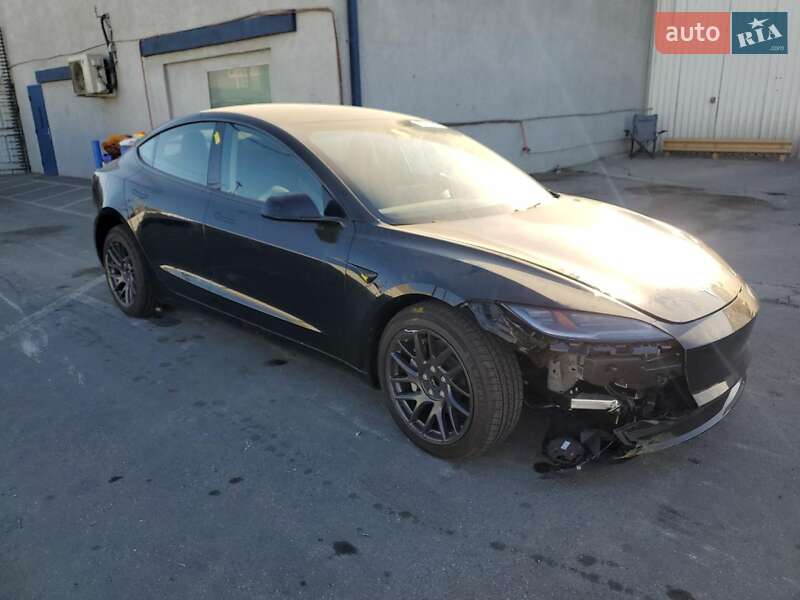 Tesla Model 3 2025