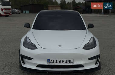 Седан Tesla Model 3 2022 в Рівному