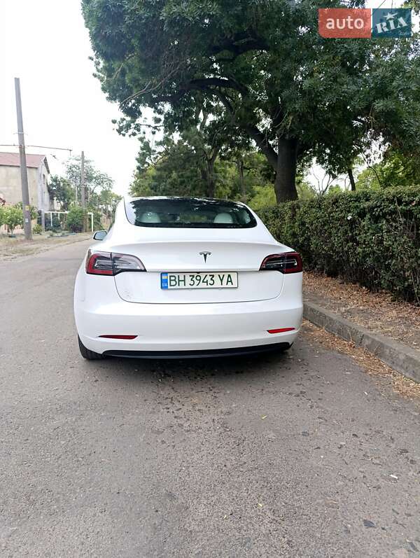 Седан Tesla Model 3 2021 в Одессе