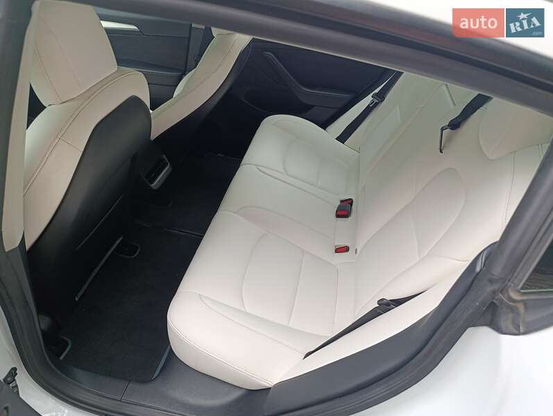 Седан Tesla Model 3 2021 в Одессе