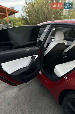 Седан Tesla Model 3 2019 в 