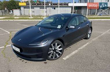 Tesla Model 3 2024
